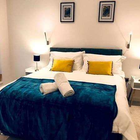 Maplewood Luxurious One-Bed Flat With Free Parking Hotell St Albans Eksteriør bilde