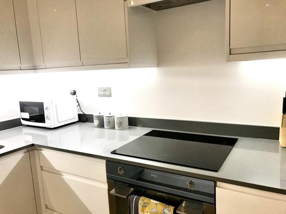 Maplewood Luxurious One-Bed Flat With Free Parking Hotell St Albans Eksteriør bilde